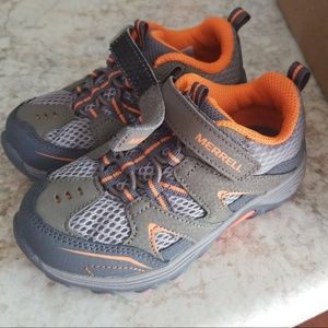 NWOT toddler Merrell sneakers